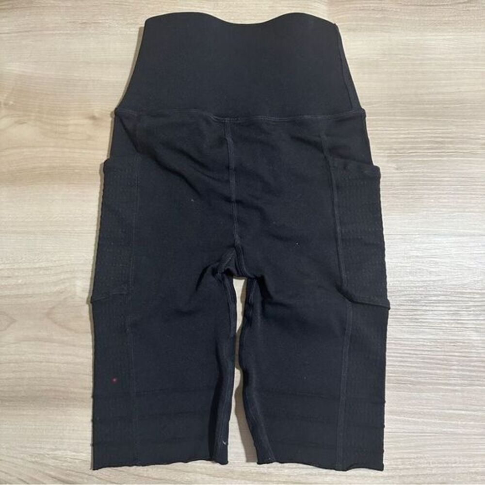 Fabletics High-Waisted SculptKnit Black Pocket Short Size XS High Rise - Picture 7 of 11